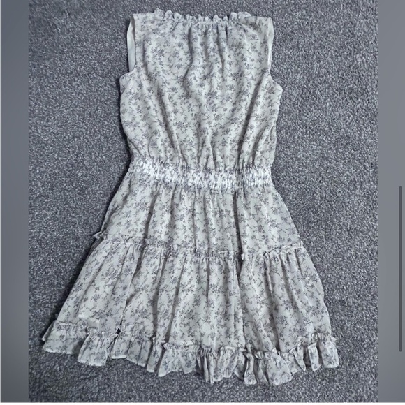 Women's Papermoon Floral A-Line Smocked Waist
Tiered Ruffled Chiffon Mini Dress - Picture 6 of 8